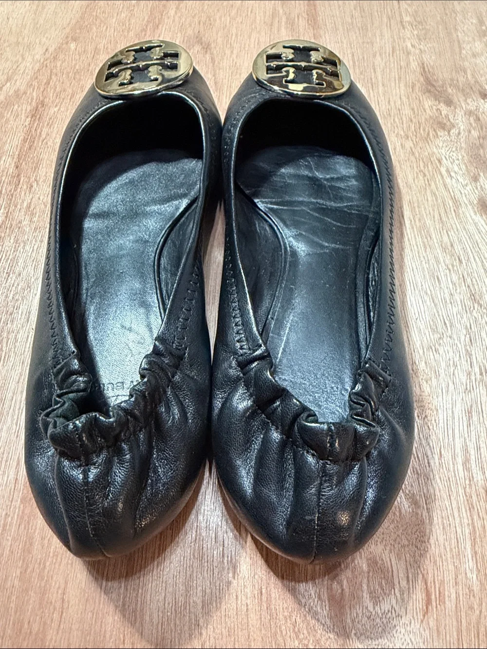 Tory Burch Leather Black Flats with Gold Logo size 8.5/9